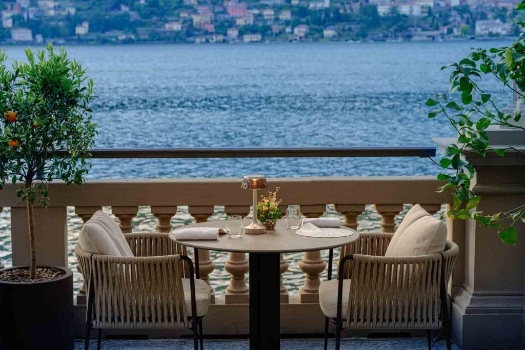 gentleman-magazine-italia-food&wine-ristoranti-pranzo-vista-lagomandarin-como-L˜ARIA-terrazza-2(1)
